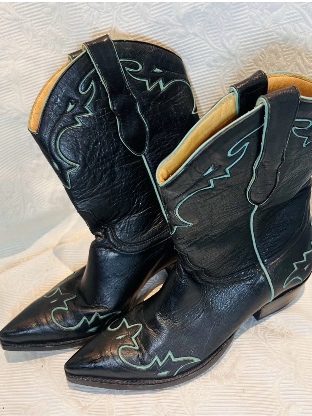 Old Gringo Womens 8.5B Black
Turquoise Leather Boots
Embroidered Cowgirl Rare